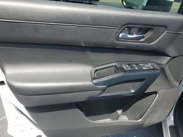 Used 2022 Nissan Pathfinder SV FWD image 11