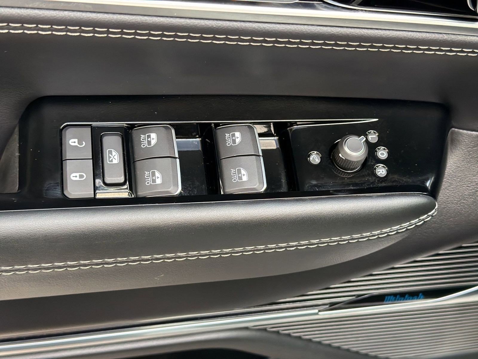 Used 2024 Jeep Grand Wagoneer L Series II w/ Quick Order Packagew 28T image 20