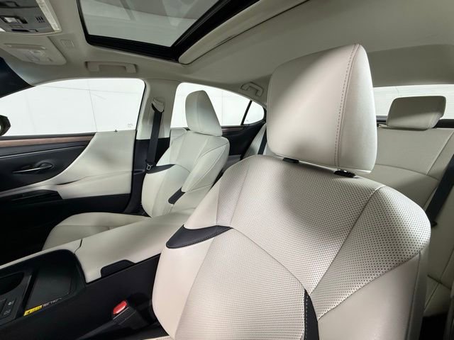 Certified 2025 Lexus ES 300h 300h w/ Premium Package image 10