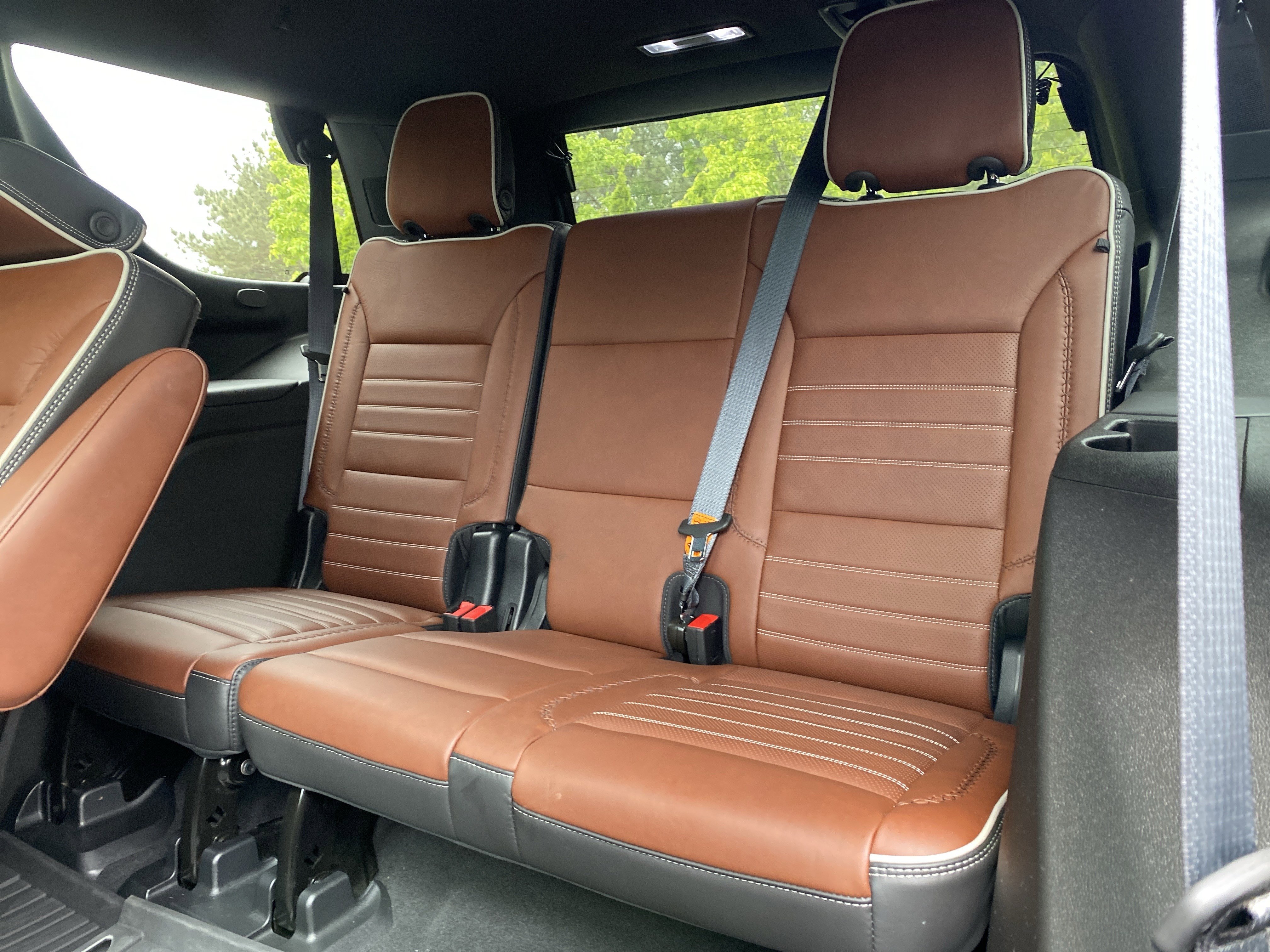 Used 2023 GMC Yukon Denali Ultimate AWD/4WD image 9