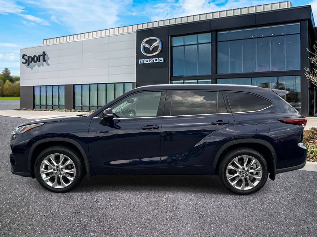 Used 2024 Toyota Highlander Limited AWD/4WD image 7