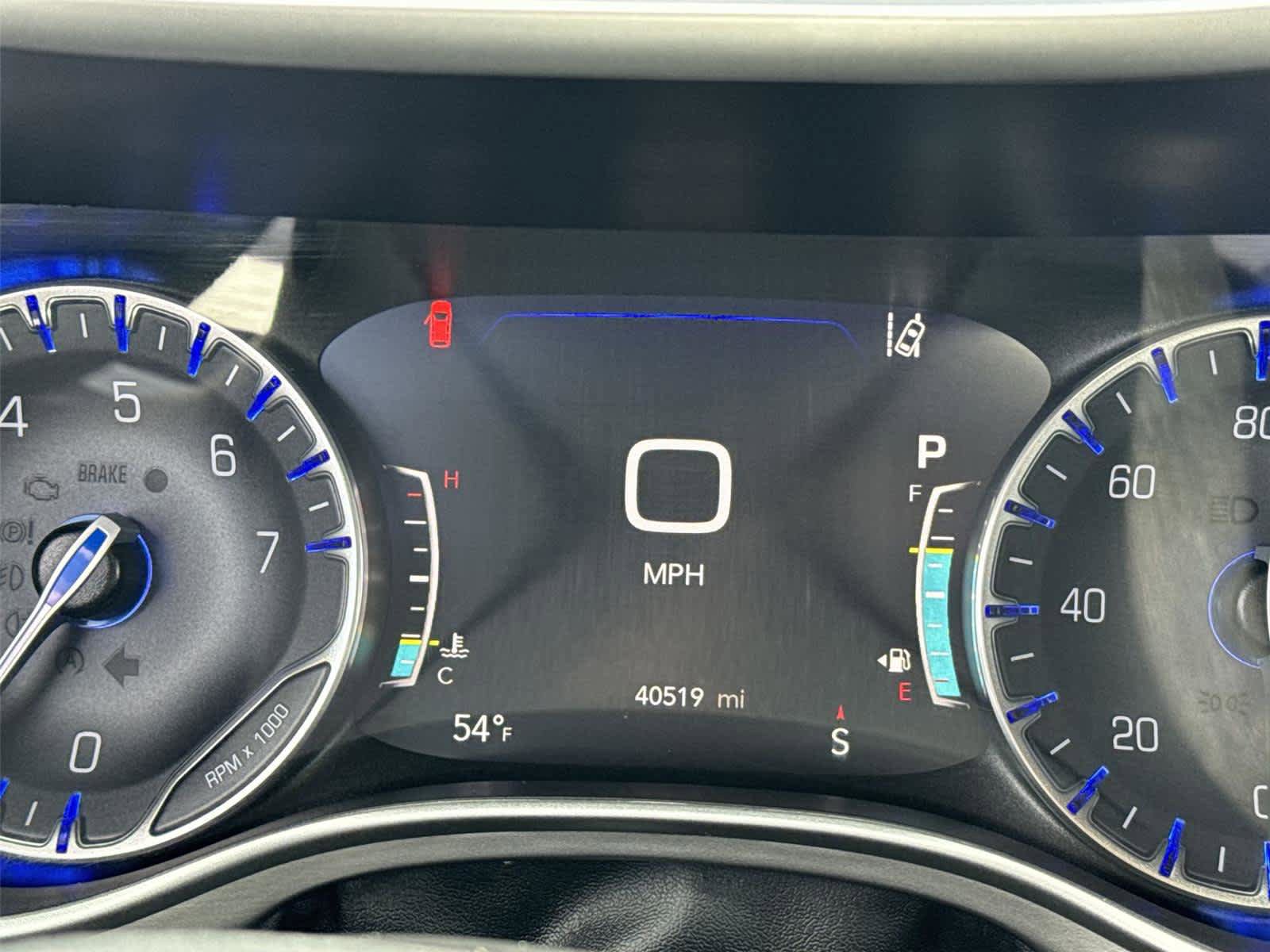 Used 2020 Chrysler Pacifica Touring-L w/ Advanced Safetytec Group AWD/4WD image 28