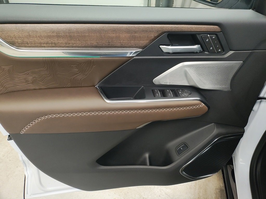 New 2026 GMC Acadia Denali Ultimate w/ LPO, Floor Liner Package image 27