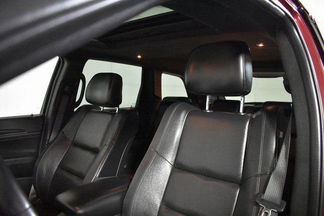 Used 2019 Jeep Grand Cherokee Limited AWD/4WD image 10