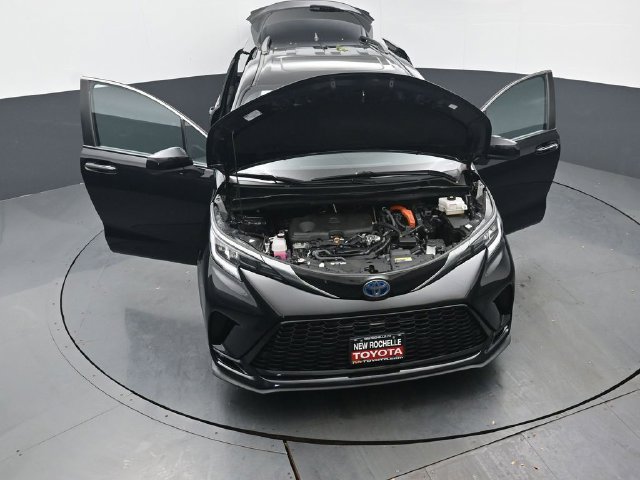 Used 2023 Toyota Sienna XSE w/ XSE Plus Package AWD/4WD image 55