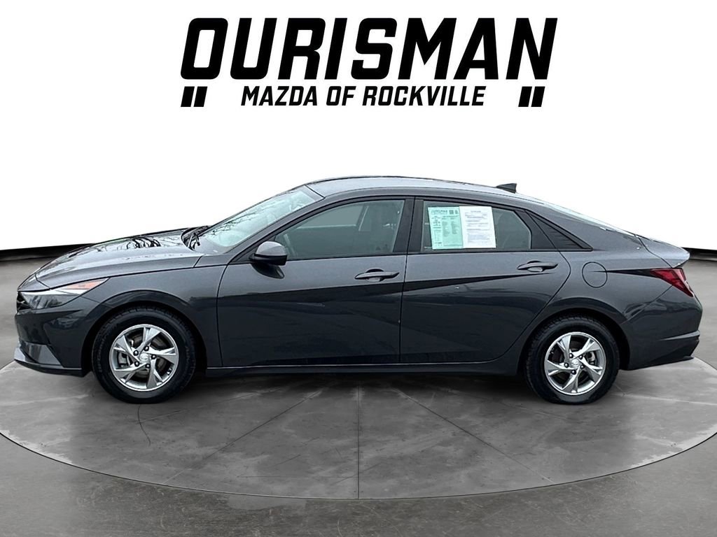 Used 2021 Hyundai Elantra SE FWD image 3