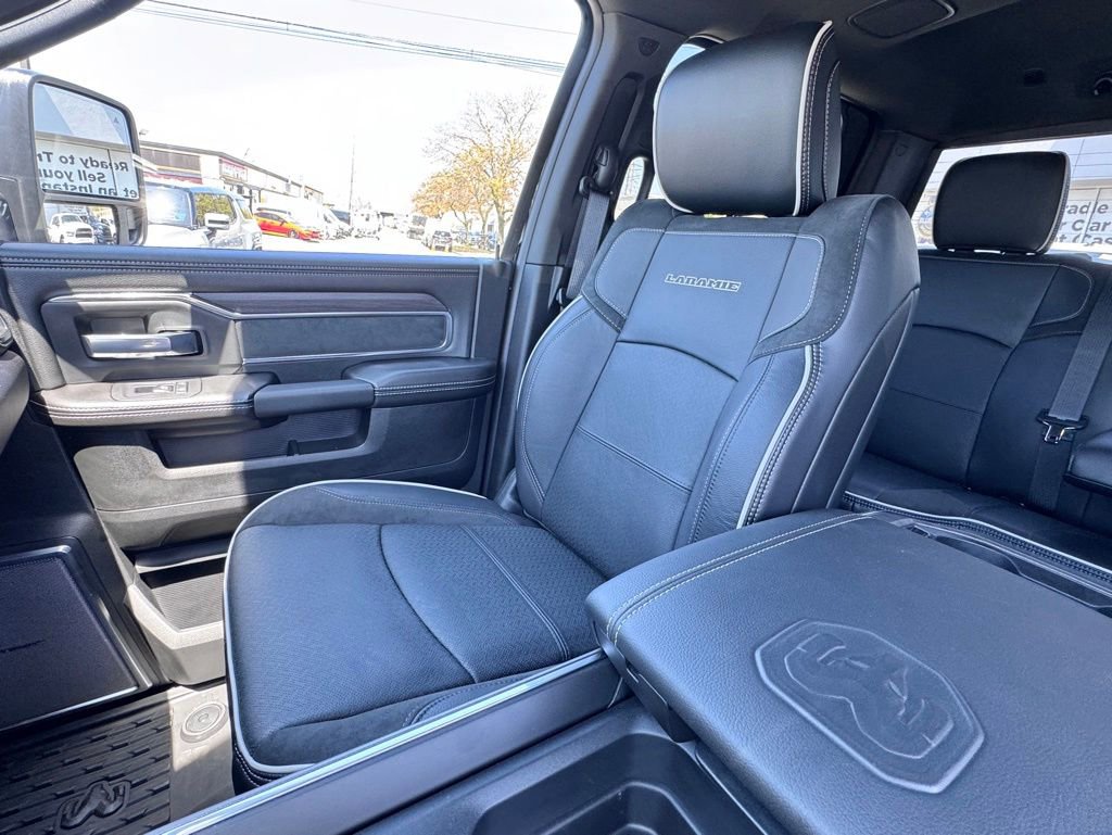 New 2025 RAM 2500 Laramie AWD/4WD image 15