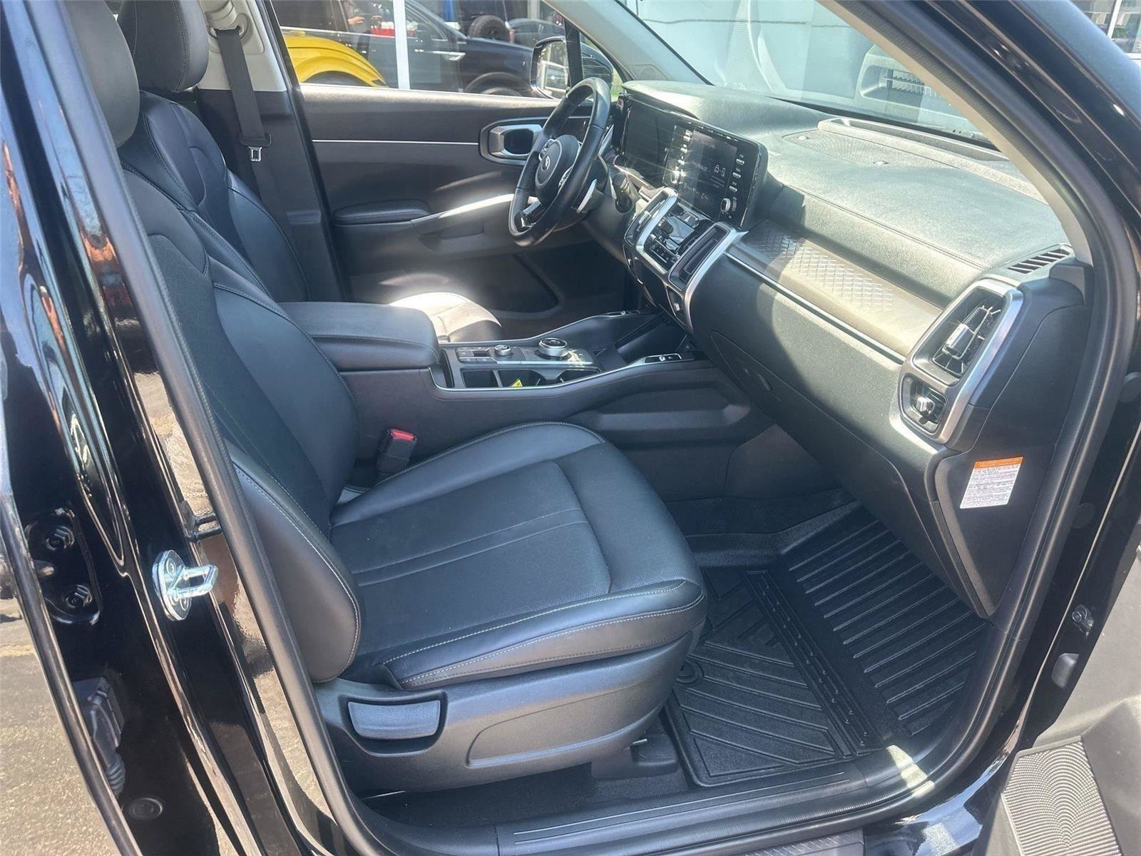 Used 2021 Kia Sorento S FWD image 8