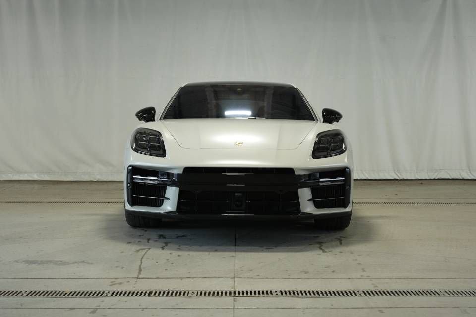Certified 2025 Porsche Panamera GTS image 10