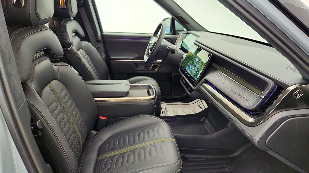 Used 2024 Rivian R1S Adventure image 25