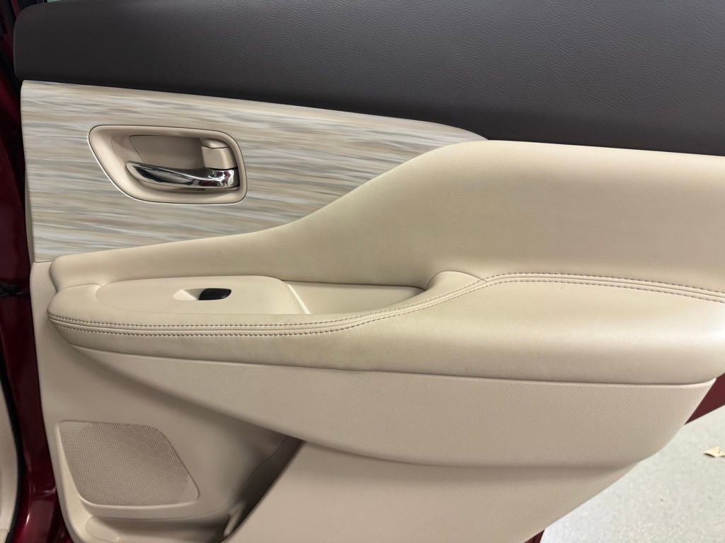 Used 2016 Nissan Murano SV image 24