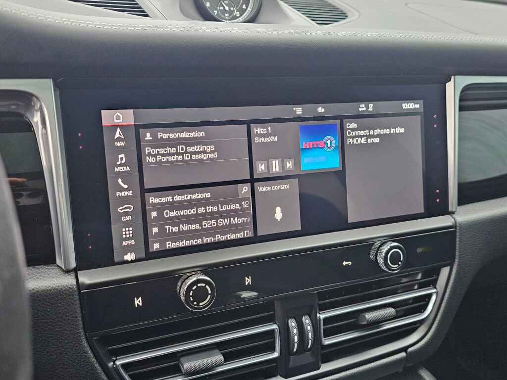 Used 2023 Porsche Macan w/ Premium Package Plus image 32