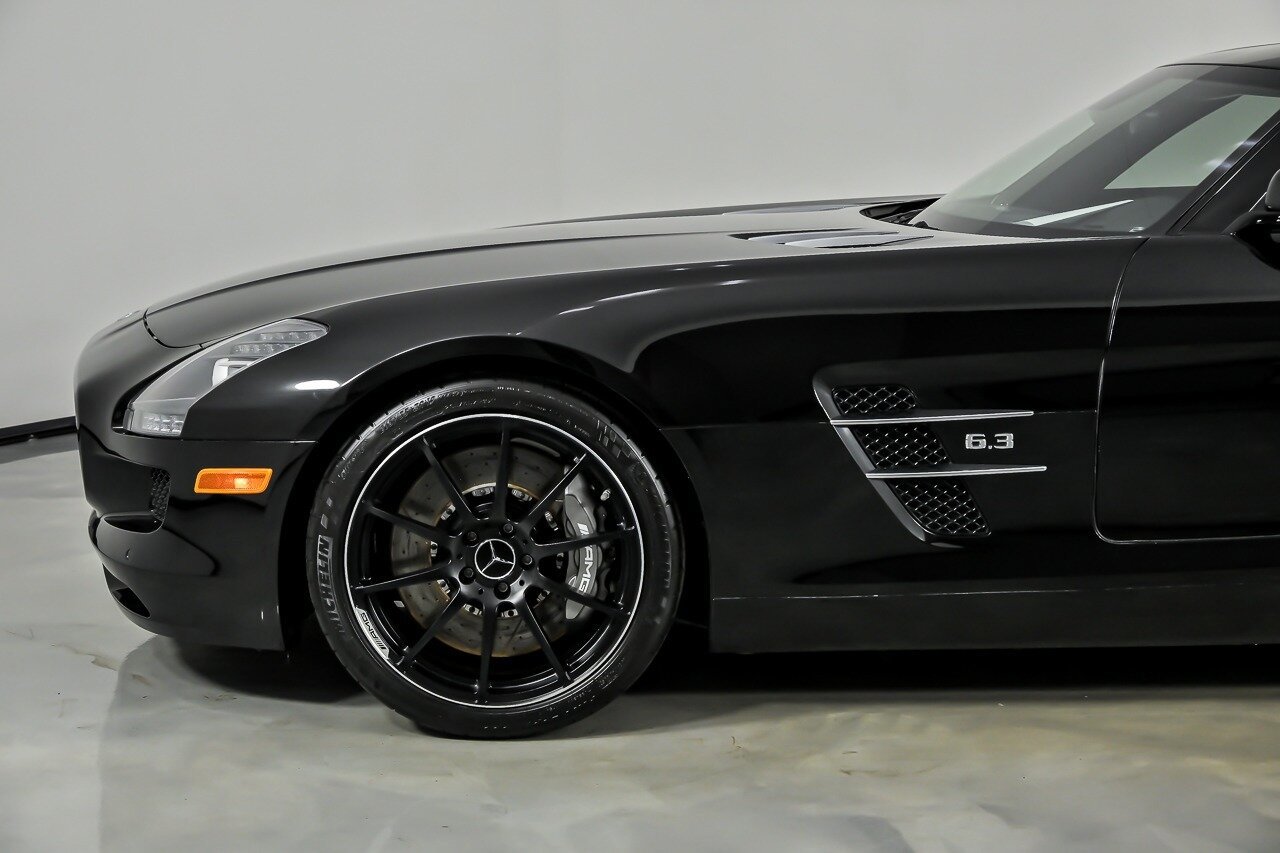 Used 2012 Mercedes-Benz SLS AMG Coupe image 8