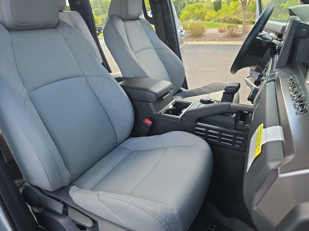 Used 2025 Toyota Tacoma SR5 image 12
