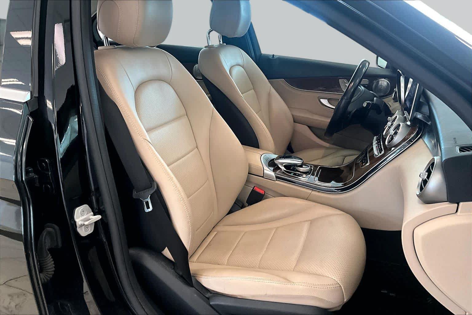 Used 2015 Mercedes-Benz C 300 4MATIC Sedan image 8