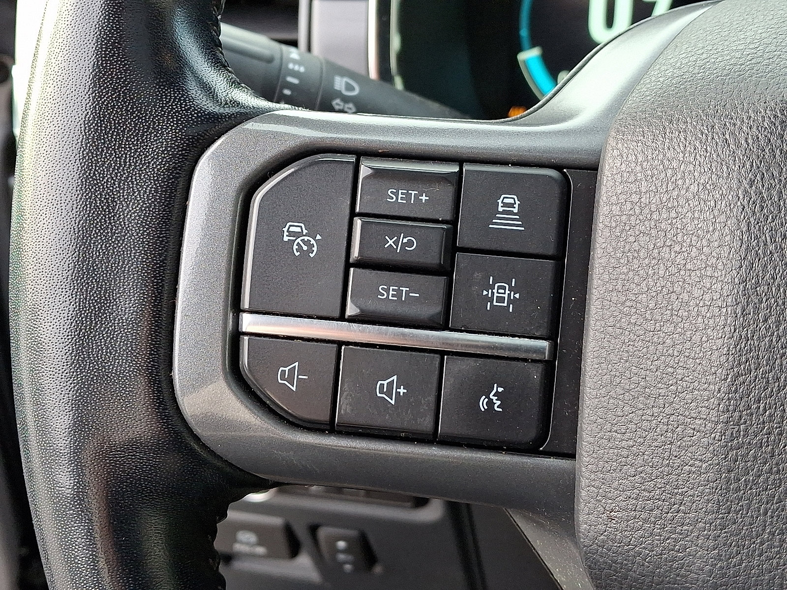 Certified 2022 Ford F150 Lariat w/ Equipment Group 502A High image 23