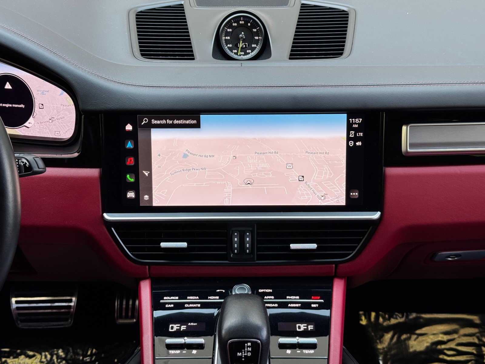 Used 2022 Porsche Cayenne Turbo S w/ Assistance Package image 25