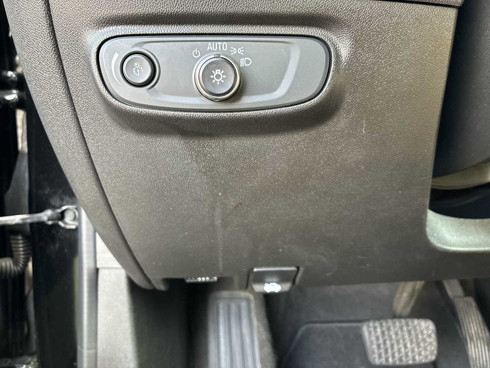 Certified 2020 Chevrolet Equinox LT image 17