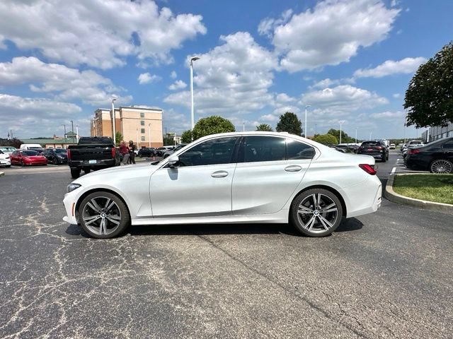 Used 2024 BMW 330i xDrive Sedan w/ Premium Package AWD/4WD image 4