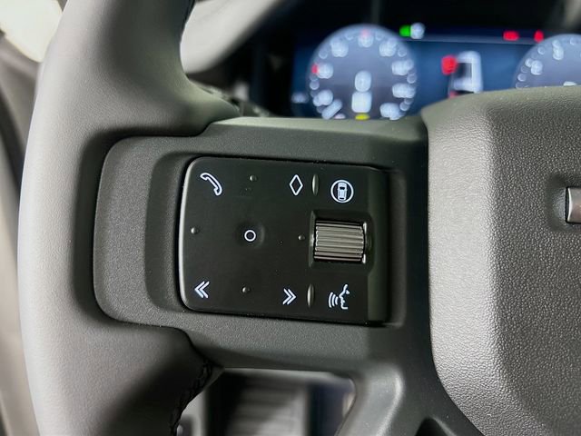 New 2026 Land Rover Defender 130 X-Dynamic SE image 10