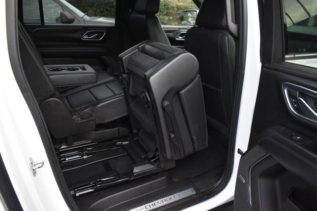 Used 2021 Chevrolet Suburban LT image 16
