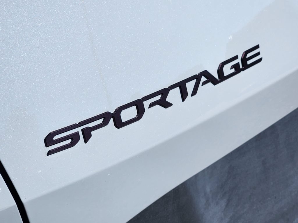 Certified 2025 Kia Sportage X-Line w/ Premium Package AWD/4WD image 11