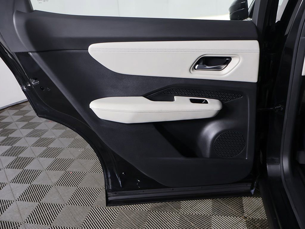 Used 2024 Nissan Ariya FWD image 28