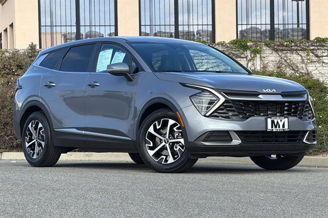 Used 2024 Kia Sportage EX image 2