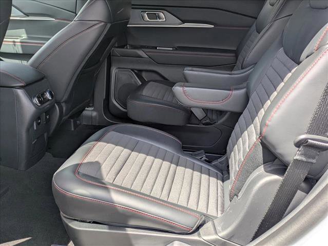 New 2026 Ford Explorer ST-Line w/ ST-Line Street Pack image 14