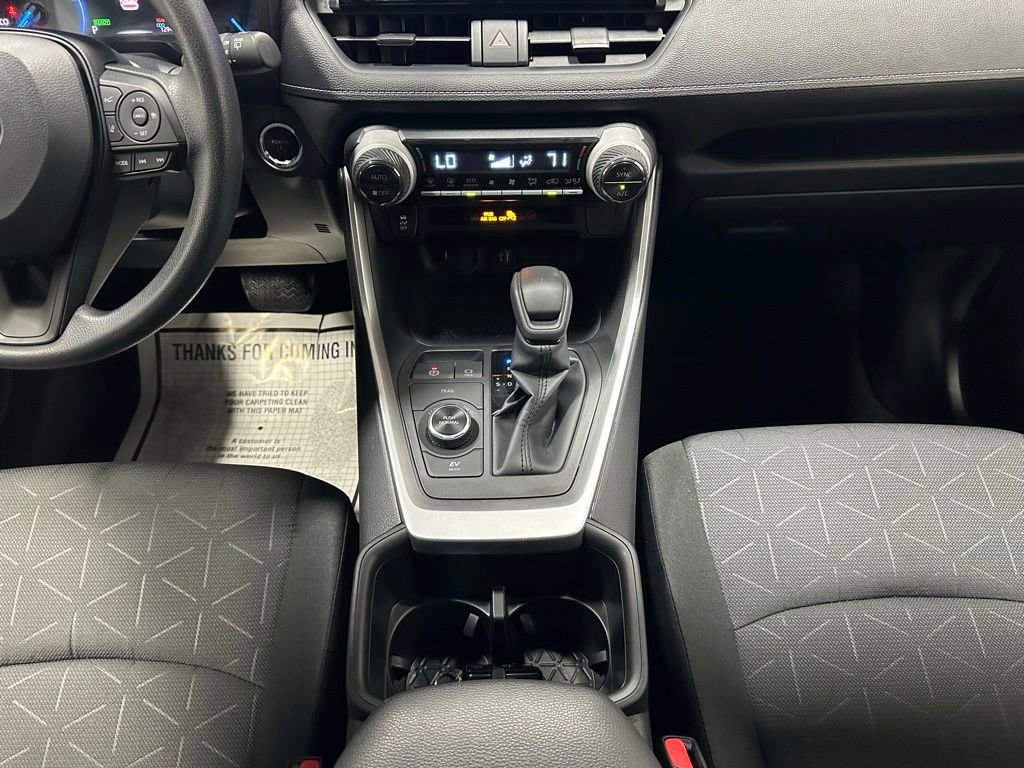 Used 2025 Toyota RAV4 XLE AWD/4WD image 38