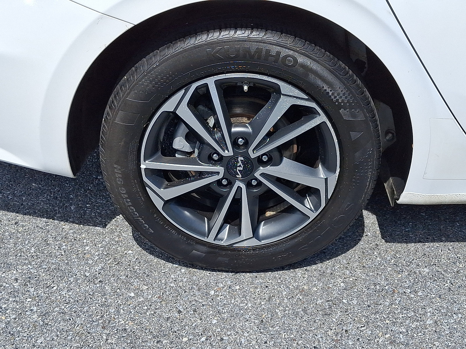 Used 2024 Kia Forte LXS FWD image 9
