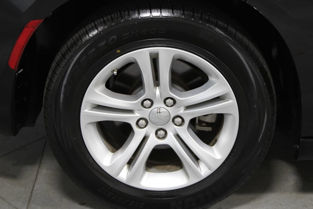 Used 2022 Dodge Charger SXT RWD image 12