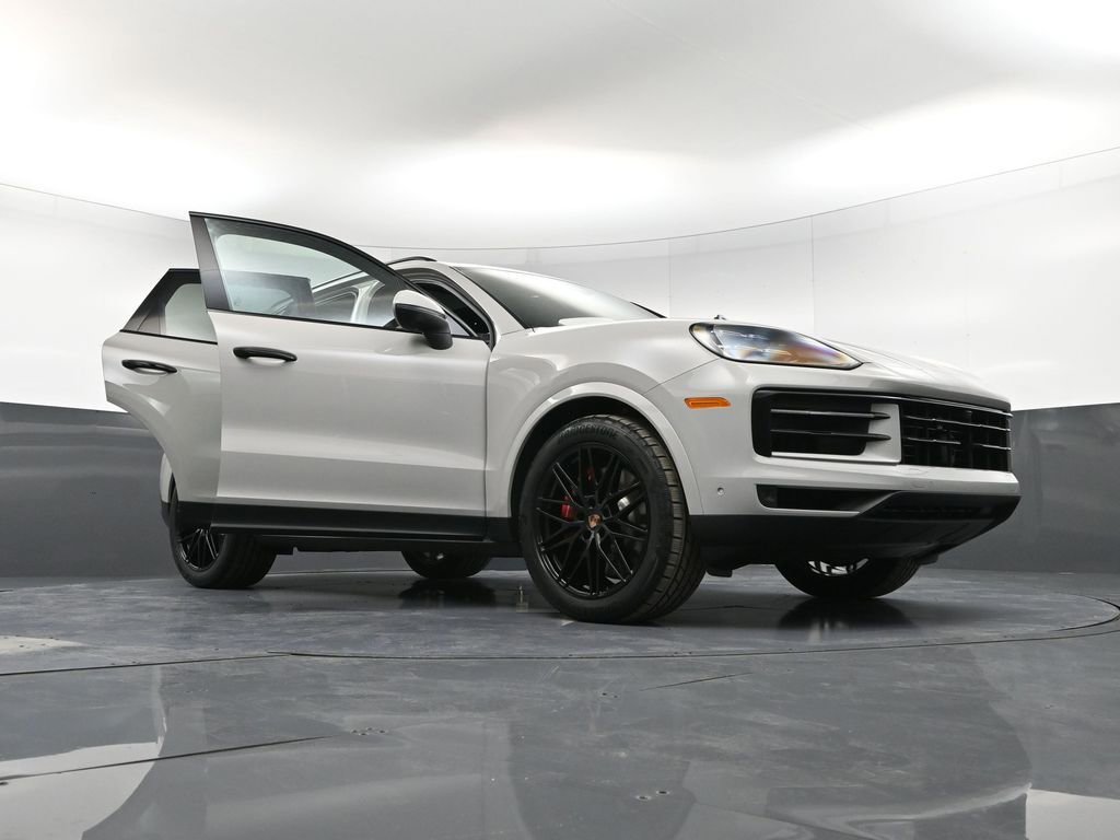 New 2026 Porsche Cayenne S image 39