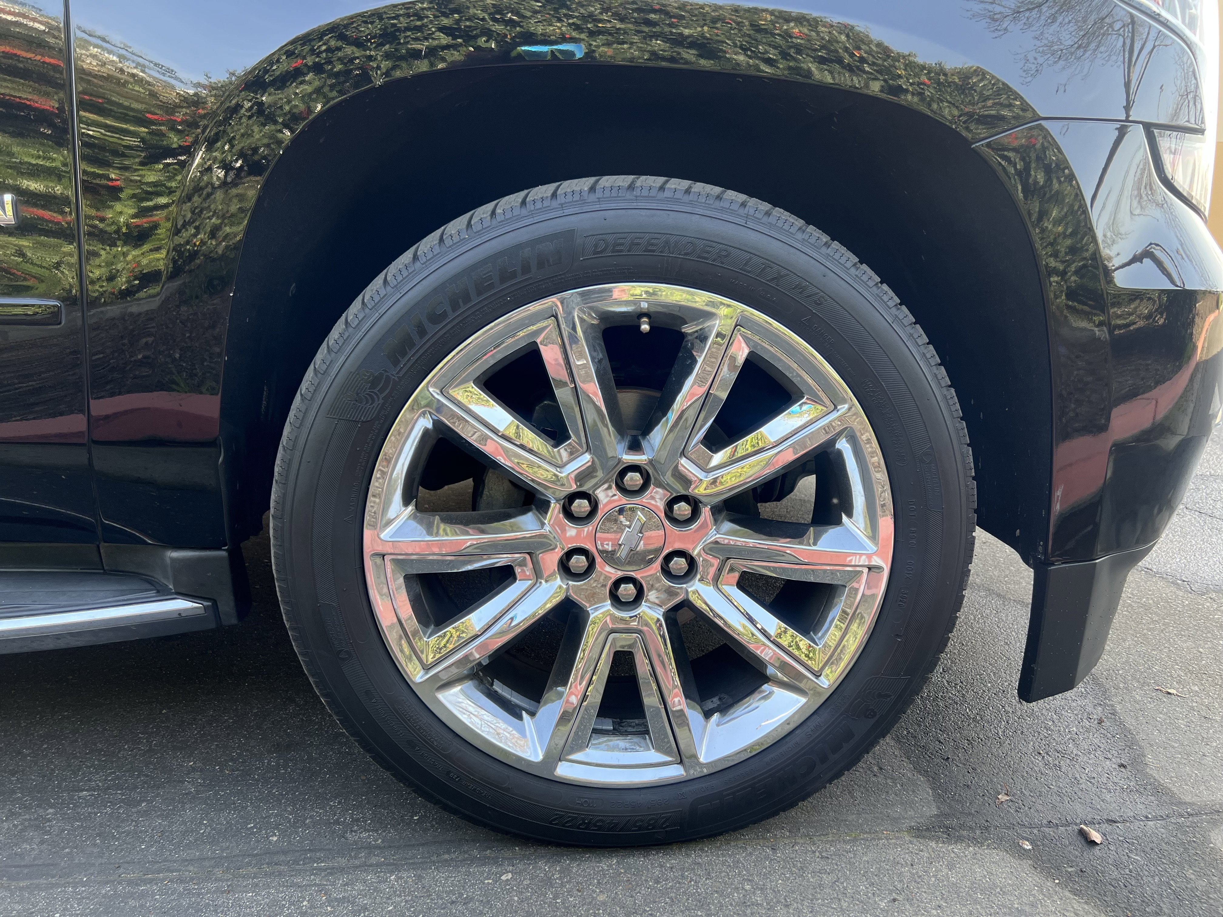 Used 2017 Chevrolet Suburban Premier image 34