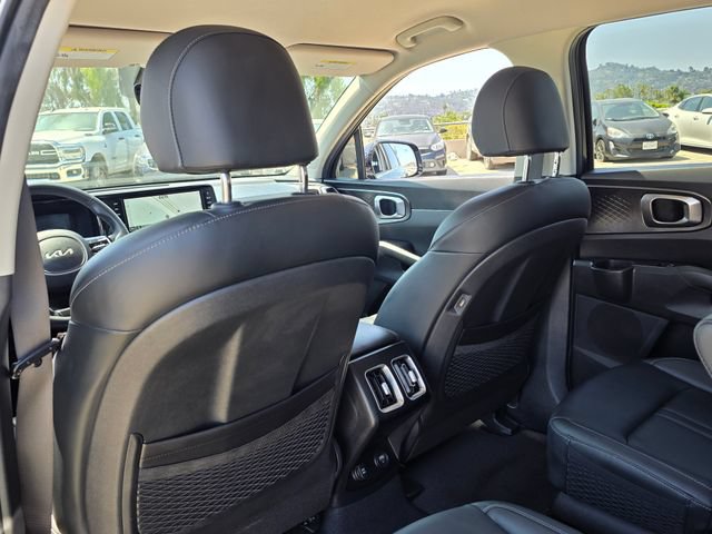 Used 2023 Kia Sorento EX AWD/4WD image 17