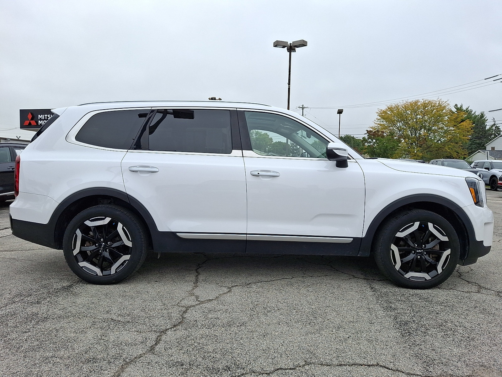 Certified 2024 Kia Telluride S w/ S Sunroof Package AWD/4WD image 7