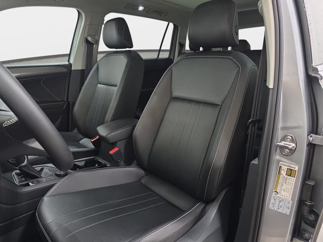Used 2022 Volkswagen Tiguan SE AWD/4WD image 14