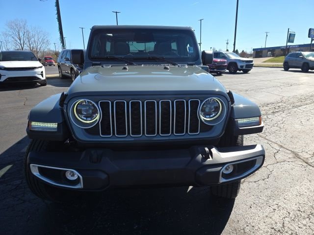 Used 2025 Jeep Wrangler Unlimited Sahara w/ Safety Group AWD/4WD image 9
