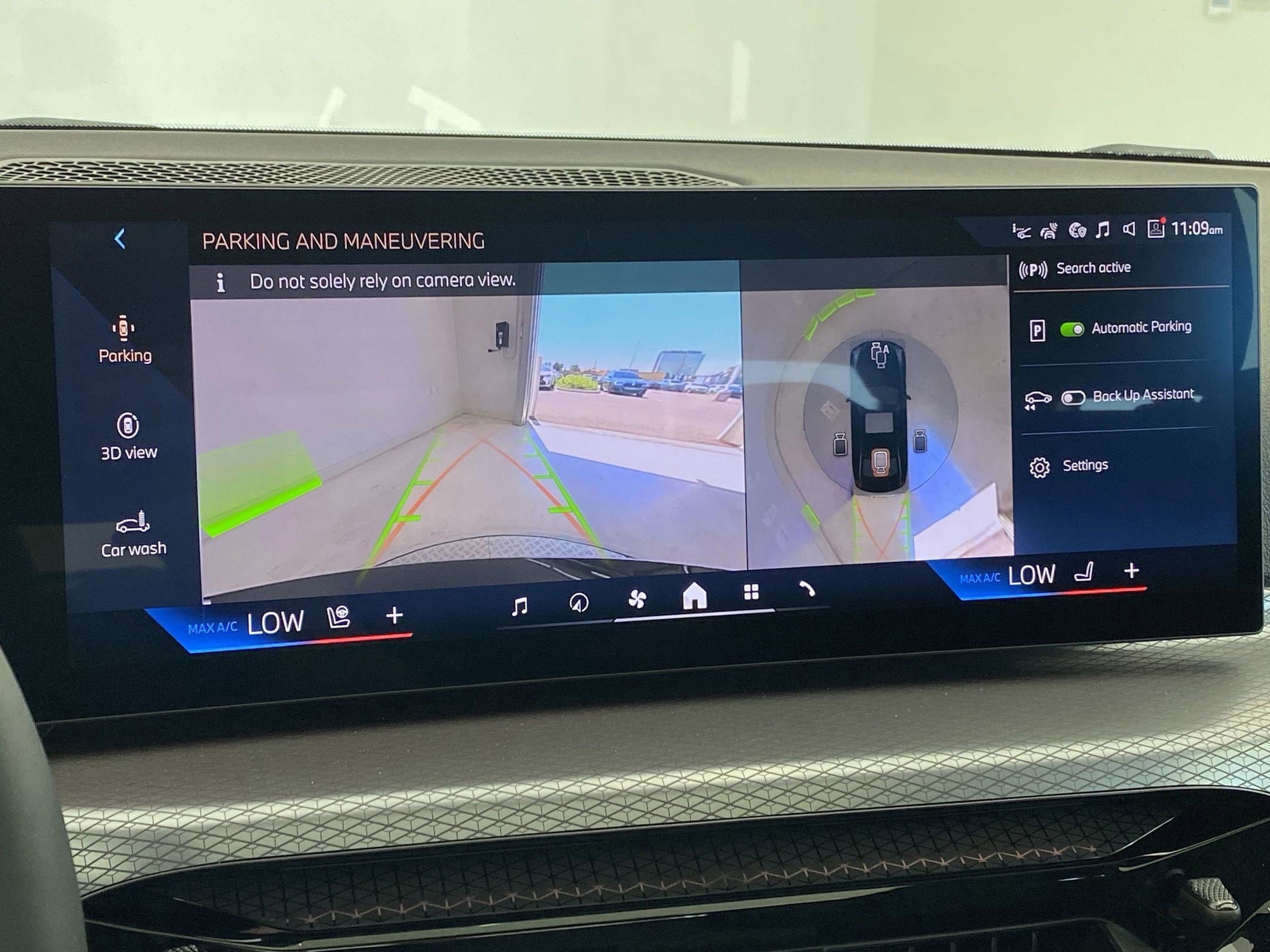 Used 2025 BMW 330i xDrive Sedan w/ Premium Package image 24