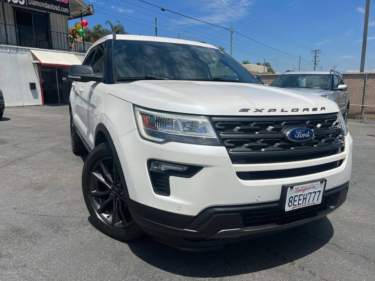 Used 2018 Ford Explorer XLT w/ Equipment Group 202A FWD image 2