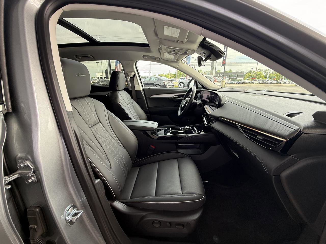 Used 2024 Buick Envision Avenir AWD/4WD image 34