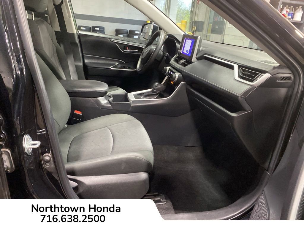 Used 2023 Toyota RAV4 XLE AWD/4WD image 12