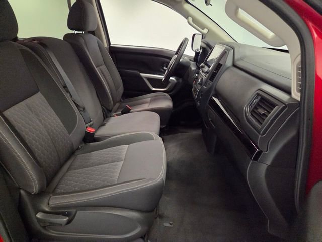 Used 2022 Nissan Titan SV RWD image 16