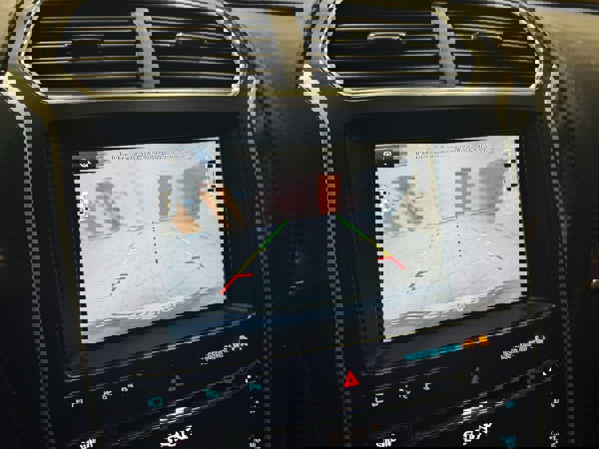 Used 2016 Ford Explorer Platinum image 27