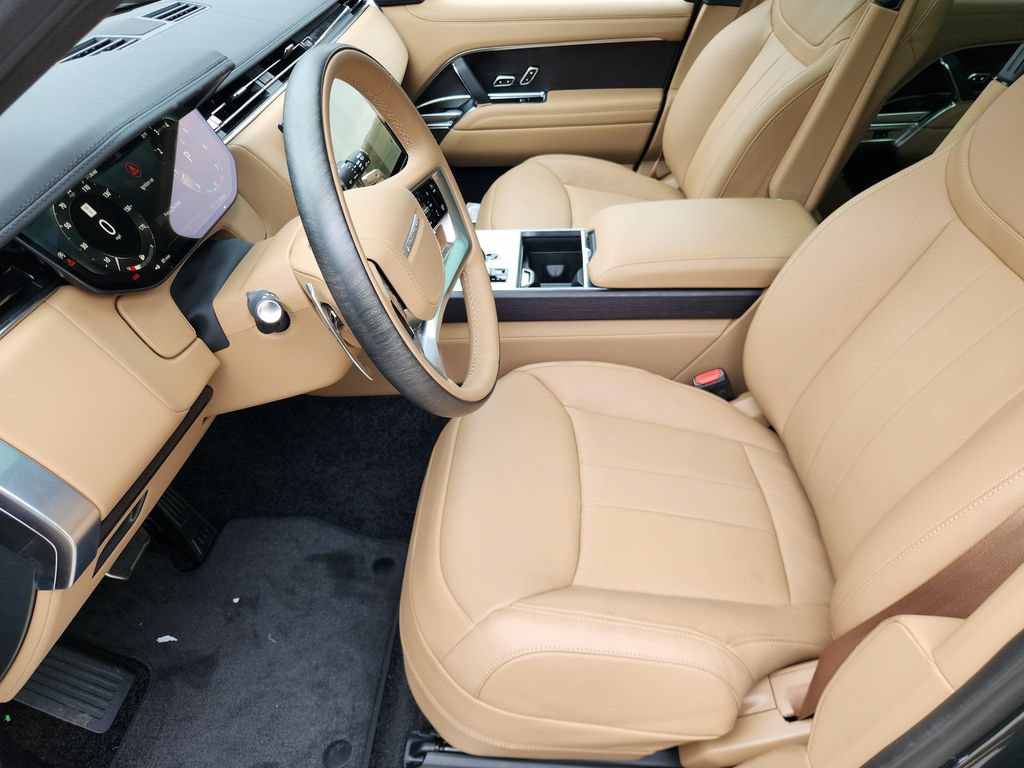 New 2025 Land Rover Range Rover Long Wheelbase SE AWD/4WD image 9