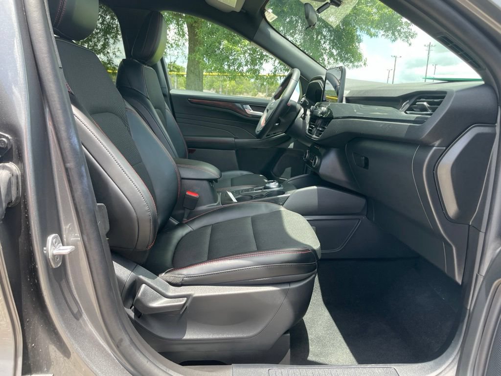 Used 2026 Ford Escape ST-Line FWD image 16