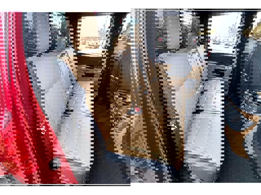 Used 2025 Ford F450 Lariat w/ Lariat Ultimate Package image 28