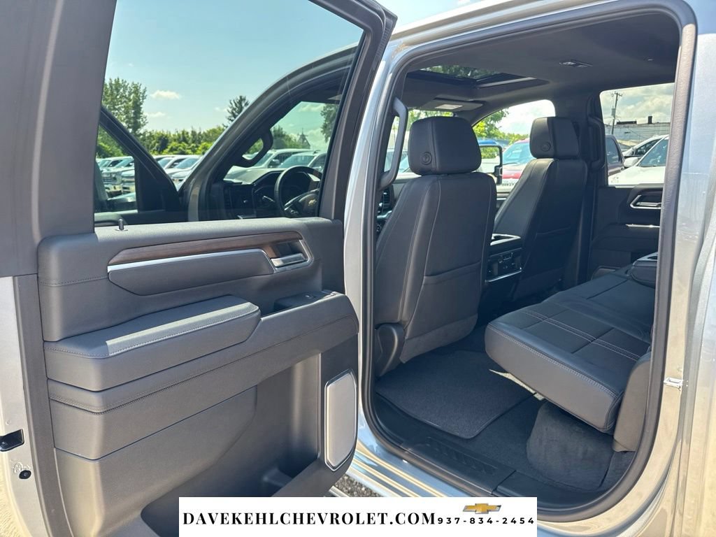 Used 2025 Chevrolet Silverado 3500 High Country w/ High Country Premium Package AWD/4WD image 20