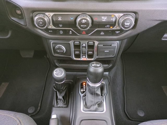 Used 2025 Jeep Wrangler Unlimited Sport AWD/4WD image 19