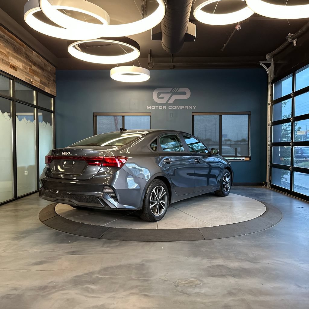 Used 2023 Kia Forte LXS FWD image 3